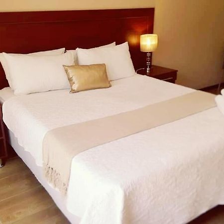 The Royal Haven Hotel Lichtenburg Buitenkant foto