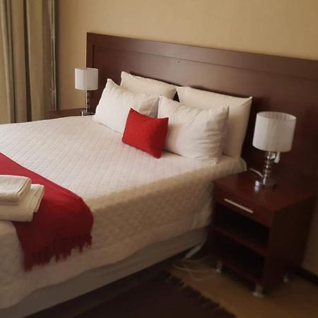 The Royal Haven Hotel Lichtenburg Buitenkant foto